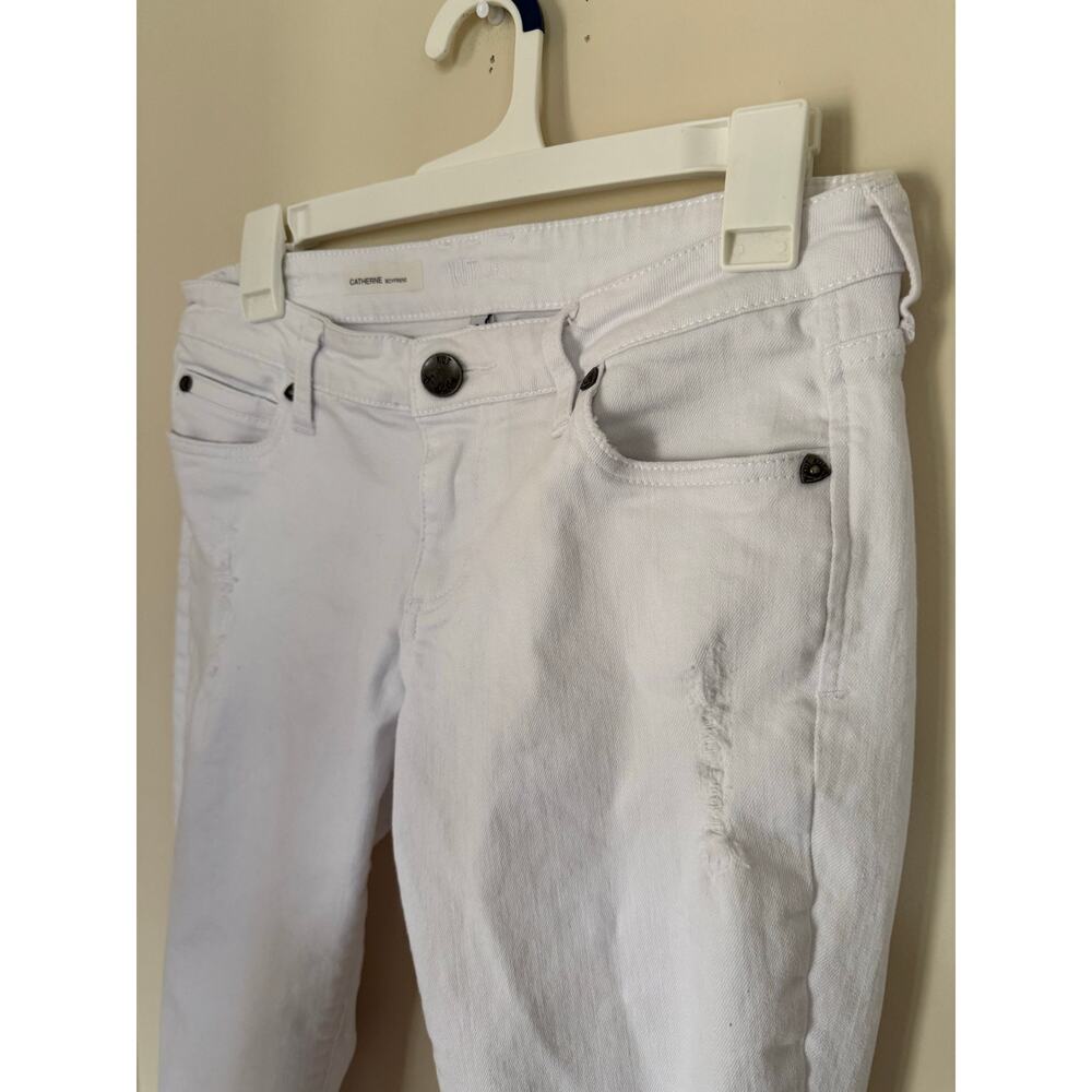Kut from the Kloth White Catherine Boyfriend Jean Distressed Sz 4 Casual Denim - Picture 10 of 16